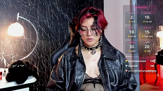 YuuMiko: онлайн-секс-чат