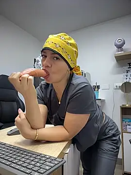 alicee16: διαδικτυακό σόου στην κάμερα