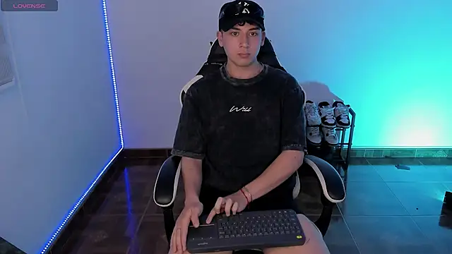 Chatroom XXX en direct de oliver_kyy