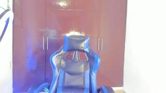 Show de Milo_LatinBoy na webcam