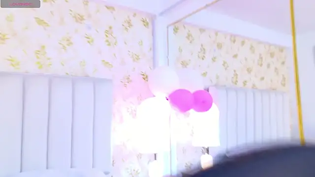 Khloe_Moon: онлайн-секс-чат