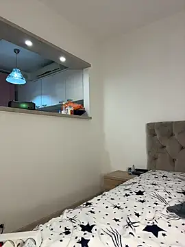 IrisBlues live XXX chat