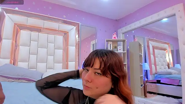 Goldentemptation_'s Live XXX Chat