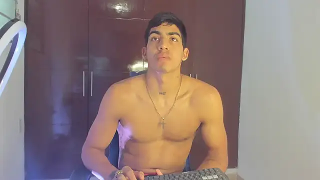 Milo_LatinBoy's Webcam Show