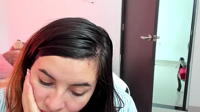 __Emma__11__Lecat_ Adlı Modelin Canlı XXX Sohbeti