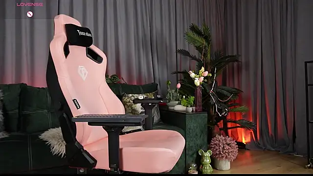 Kitten_Vibe 现场XXX聊天