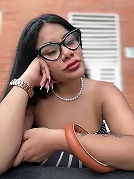 Živý XXX chat Issane_Peru