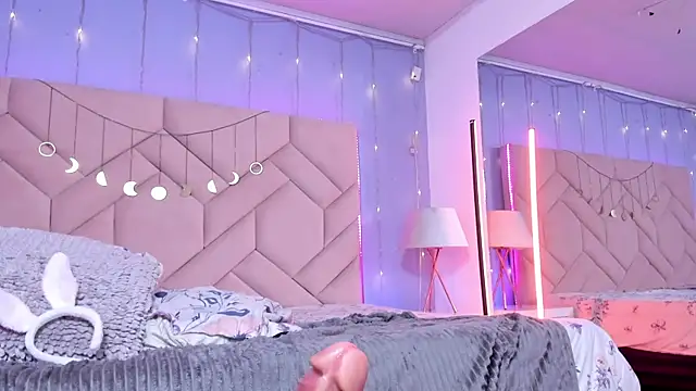 NaeniaDemon_ Adlı Modelin Canlı XXX Sohbeti