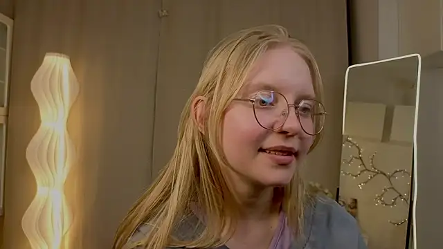 Pokazy przed kamerką – AlicaCohill