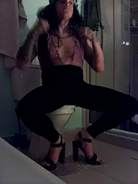 macmaddy8989: διαδικτυακό σόου στην κάμερα