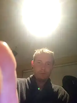 Živý XXX chat piercingpik