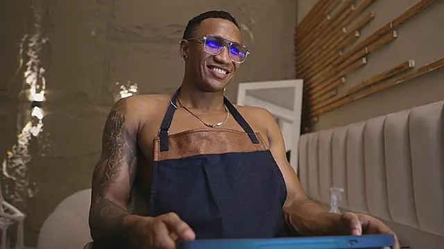 Logan_Varela Show Webcam