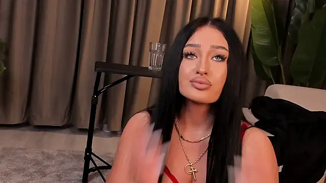 EmeraldKat Chat XXX live