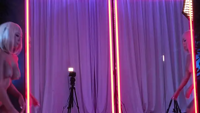 Ami_Katanan Webbikameraesitys