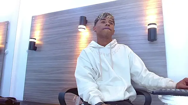 LuckyBluex Webcam Show