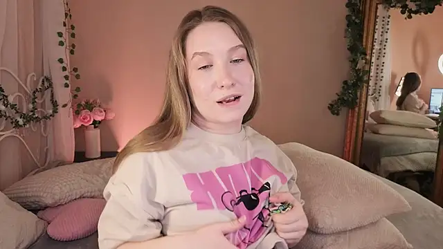 saint_trisha – Naživo XXX chat