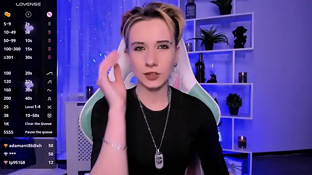 XXX chat uživo modela _Rein_ramm