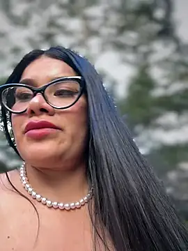 Issane_Peru's Live XXX Chat