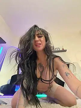 EmmyEvans1's Live XXX Chat