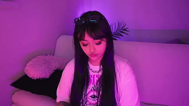 Gloomydoll Chat XXX live