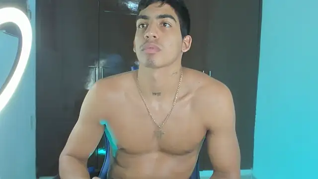 Milo_LatinBoy Live XXX Chat