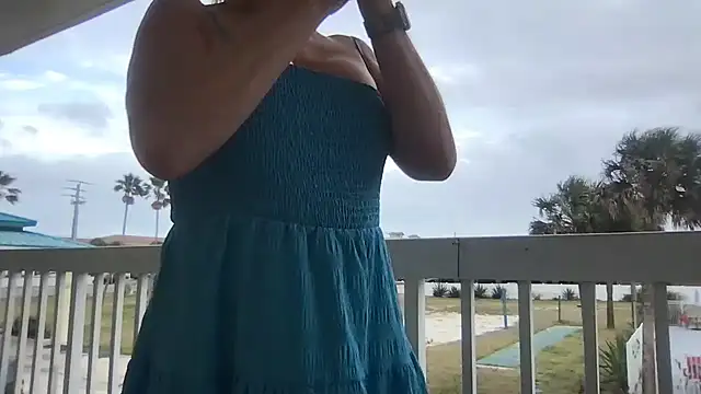 TiffaneyLove 现场XXX聊天