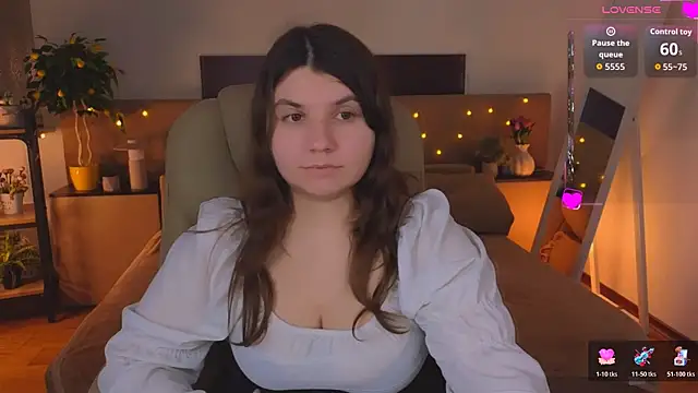 Viola__Shy: онлайн-секс-чат