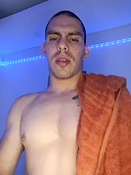 damian_hornyy_: διαδικτυακό σόου στην κάμερα