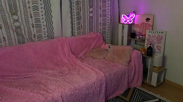 CarmaOlen Adlı Modelin Canlı XXX Sohbeti