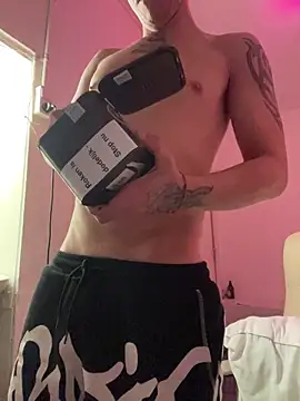 Živý XXX chat TitanNoir