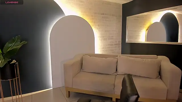 SunnyRivers Adlı Modelin Canlı XXX Sohbeti