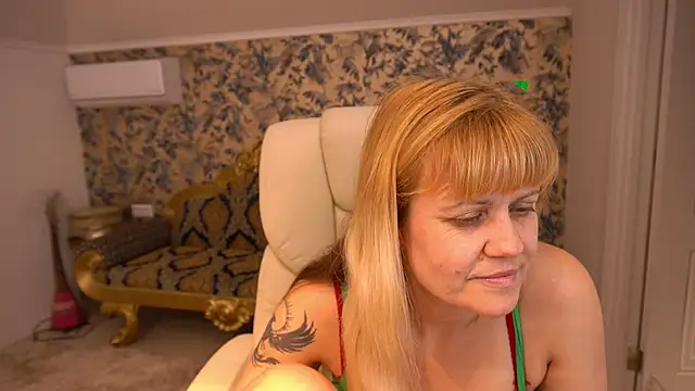 BellaLaPetit live XXX chat