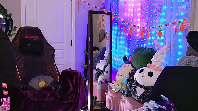 Chat XXX Live Angel-Lewd-Cake