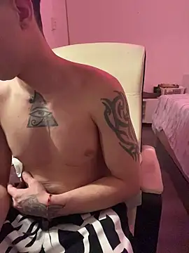 TitanNoir: вебкам-шоу