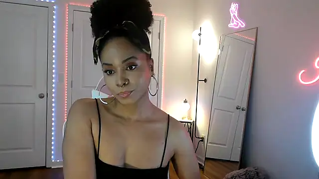 JazmineFoxx Show in webcam