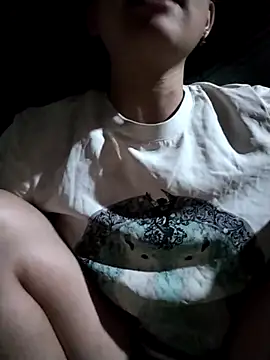 Bella-222's Live XXX Chat