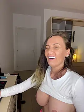 Czat XXX na żywo – DivineAmely