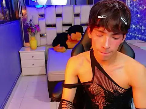 IsaacNovaa 现场XXX聊天