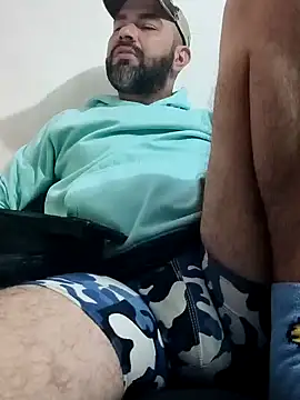 Chatroom XXX en direct de hairyandbigmann