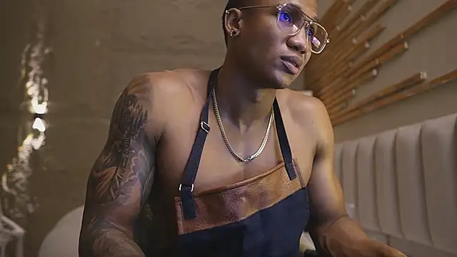 Logan_VarelaのライブXXXチャット