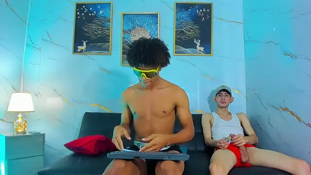 Spicy_guysのウェブカメラショー