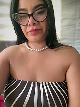 Issane_Peru Live XXX-chat