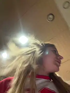 XXX chat uživo modela SophieVJ