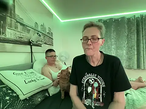 Show de Curvy-Jinx na webcam