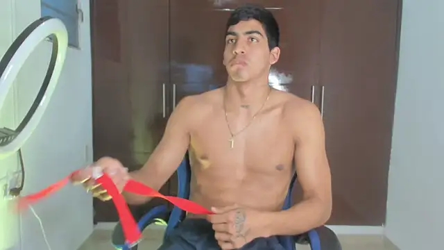 Вебкам-шоу Milo_LatinBoy