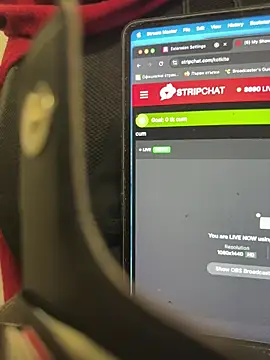 Show modela kotkite na web-kameri