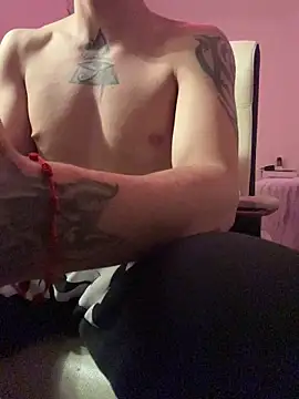 Pertunjukan Kamera Web TitanNoir