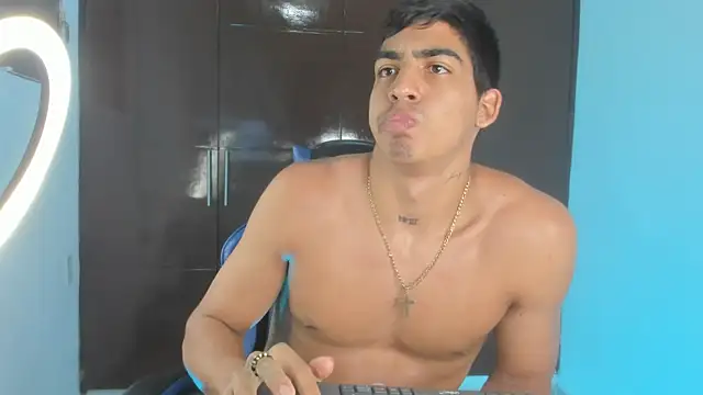 Czat XXX na żywo – Milo_LatinBoy