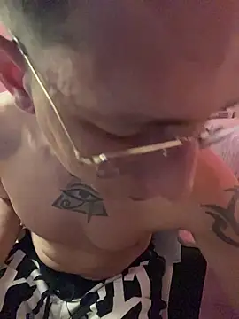 XXX chat uživo modela TitanNoir