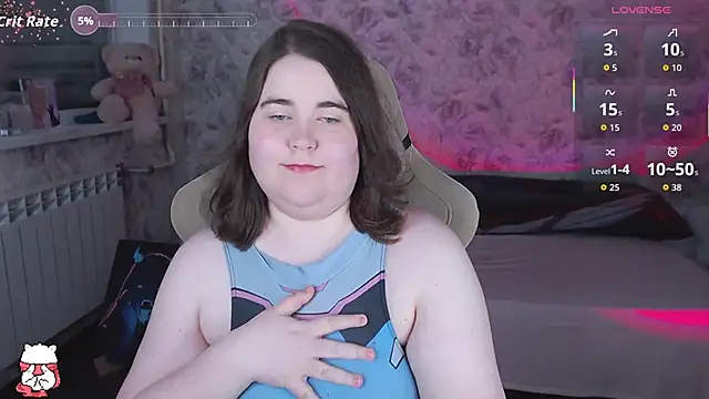 Estelle_Hicks Show in webcam